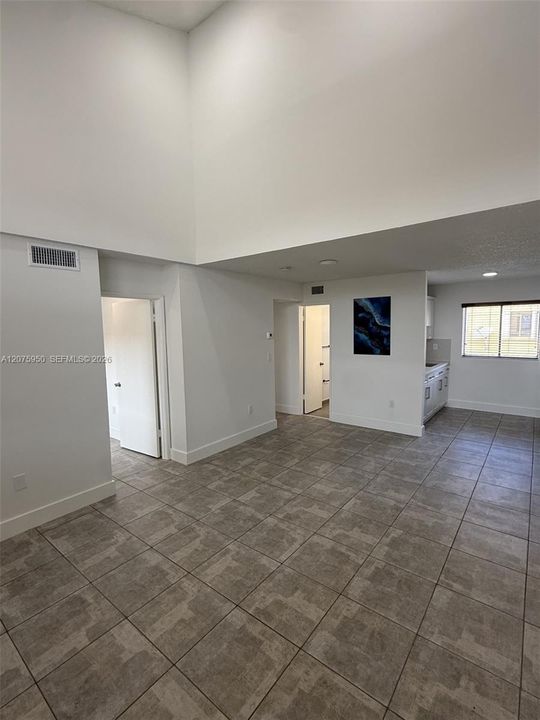 For Rent: $2,600 (3 beds, 2 baths, 972 Square Feet)