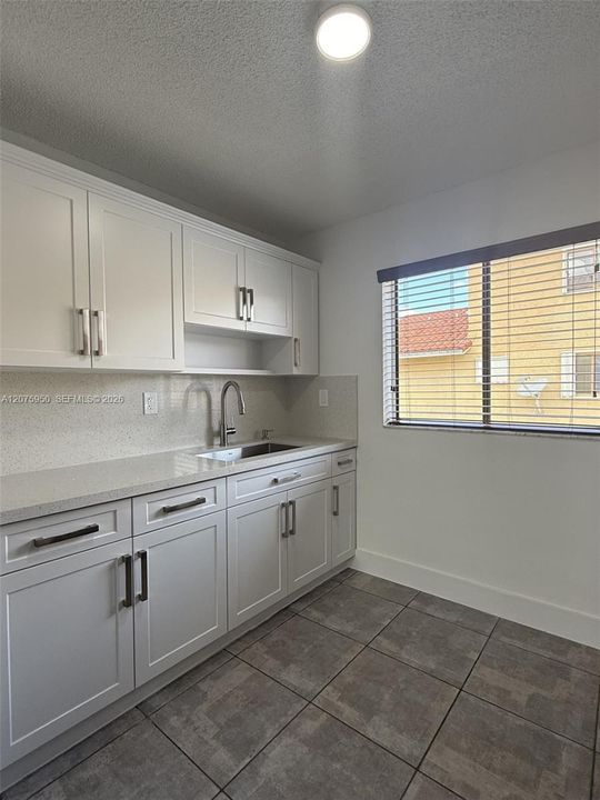 For Rent: $2,600 (3 beds, 2 baths, 972 Square Feet)