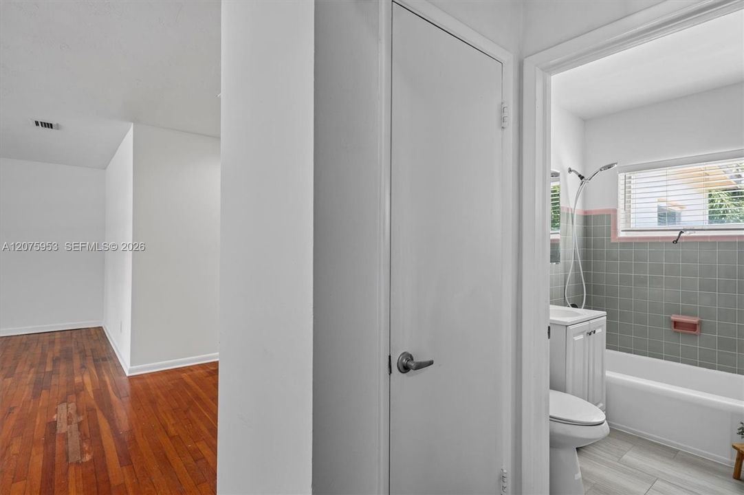 For Rent: $5,150 (3 beds, 2 baths, 1863 Square Feet)