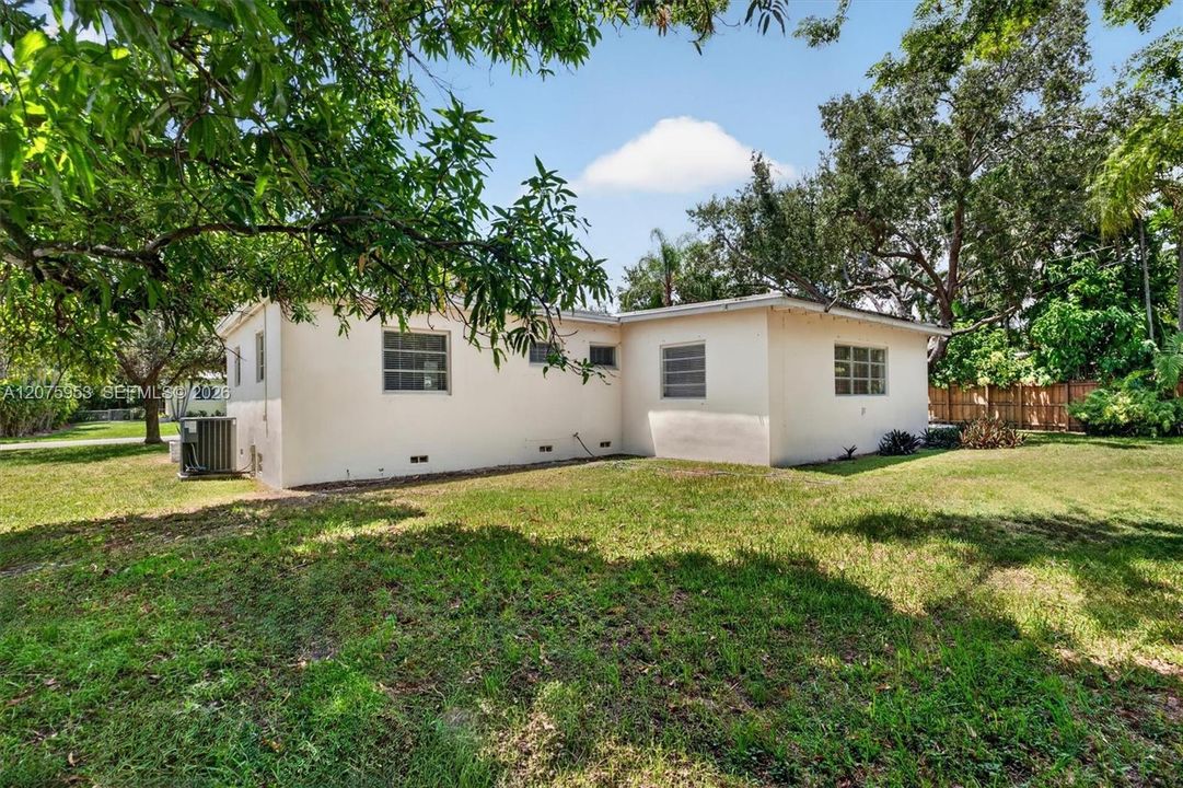For Rent: $5,150 (3 beds, 2 baths, 1863 Square Feet)