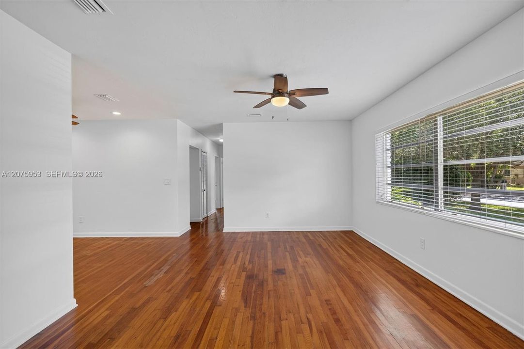 For Rent: $5,150 (3 beds, 2 baths, 1863 Square Feet)