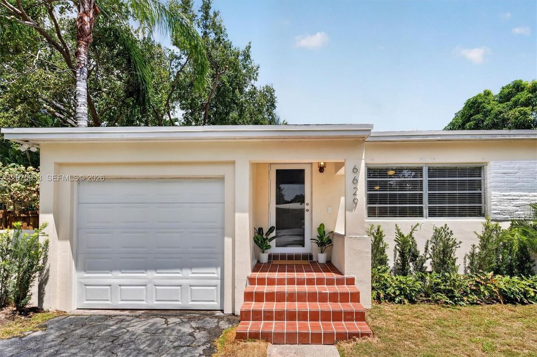 For Rent: $5,150 (3 beds, 2 baths, 1863 Square Feet)