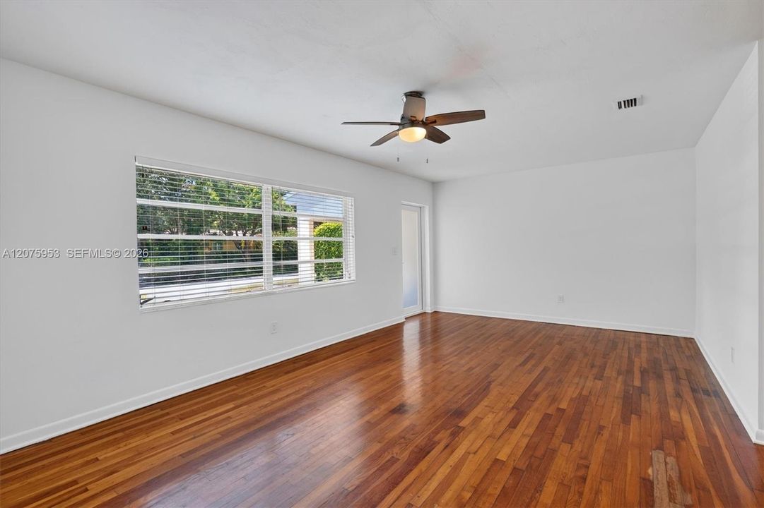 For Rent: $5,150 (3 beds, 2 baths, 1863 Square Feet)