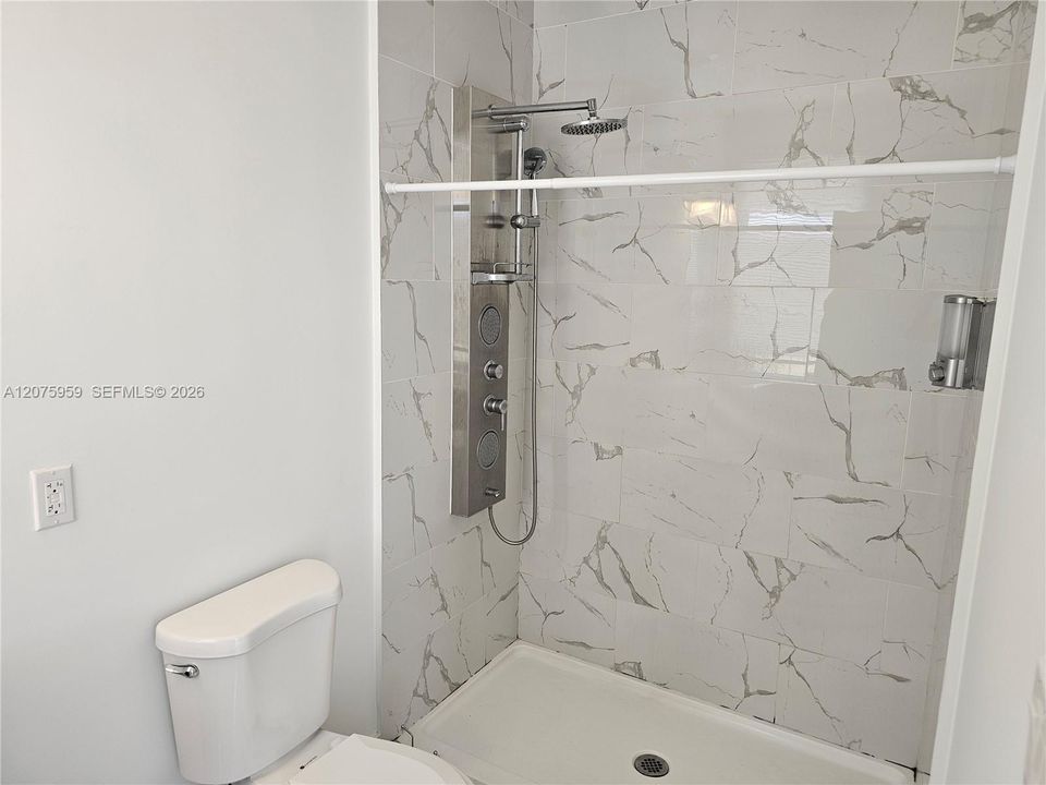В аренду: $2,850 (4 спален, 3 ванн, 1660 Квадратных фут)