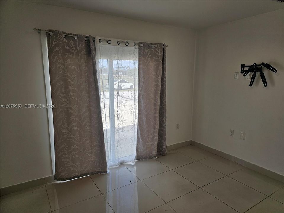 В аренду: $2,850 (4 спален, 3 ванн, 1660 Квадратных фут)