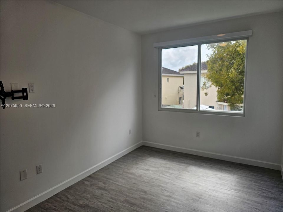 В аренду: $2,850 (4 спален, 3 ванн, 1660 Квадратных фут)