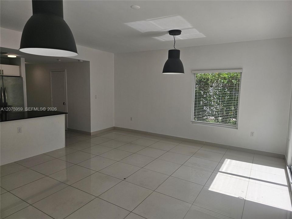 В аренду: $2,850 (4 спален, 3 ванн, 1660 Квадратных фут)