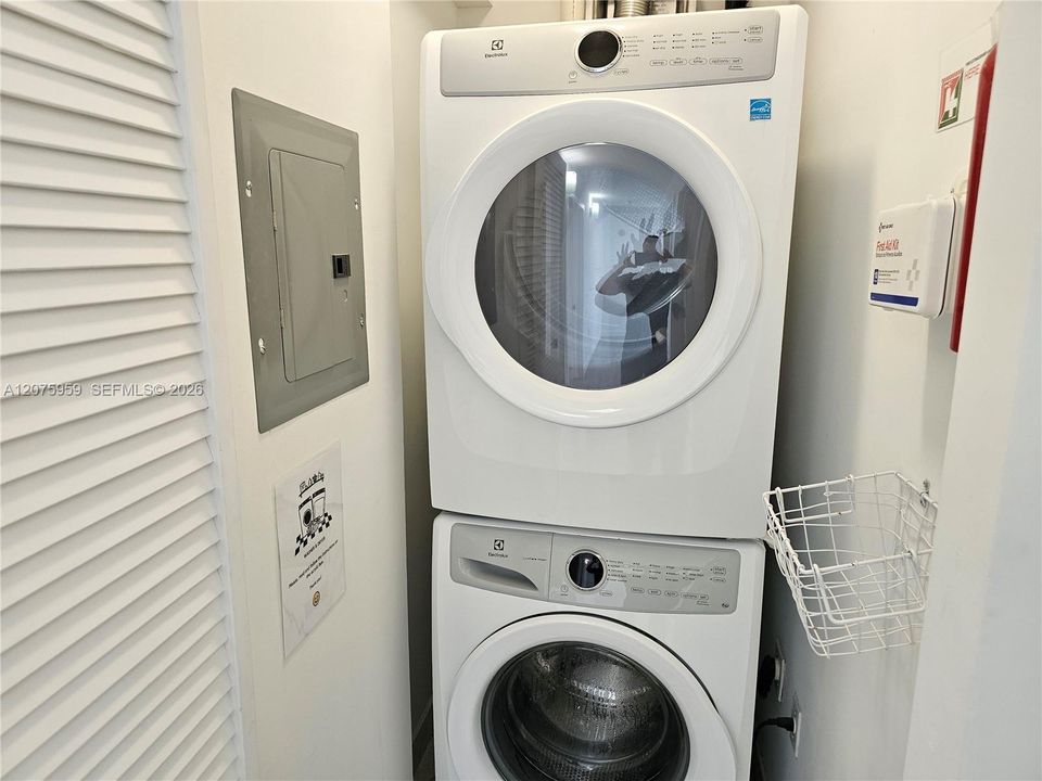 В аренду: $2,850 (4 спален, 3 ванн, 1660 Квадратных фут)