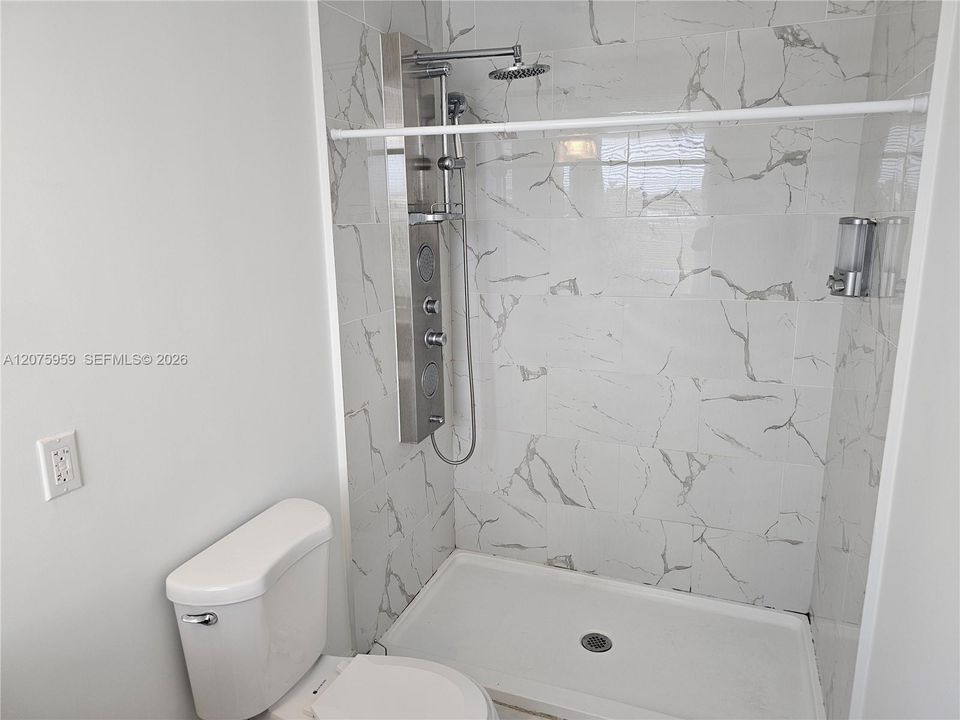 В аренду: $2,850 (4 спален, 3 ванн, 1660 Квадратных фут)