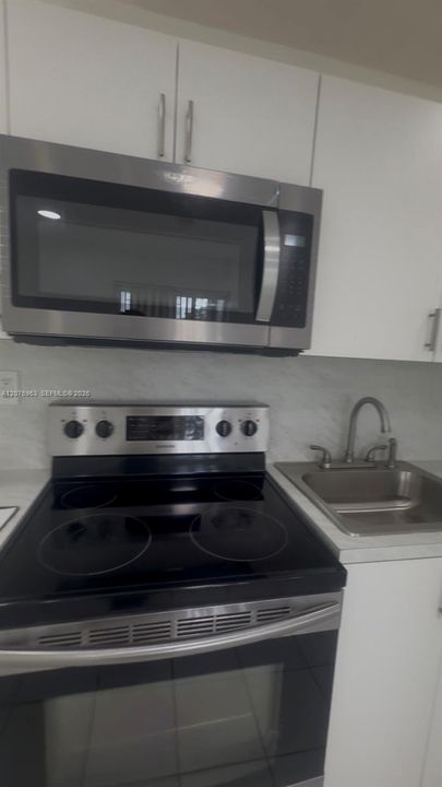 For Rent: $2,600 (2 beds, 1 baths, 2080 Square Feet)
