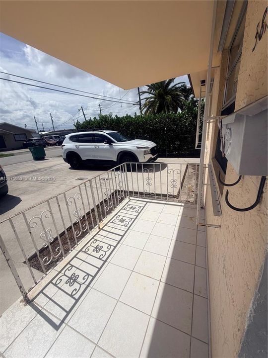 For Rent: $2,600 (2 beds, 1 baths, 2080 Square Feet)