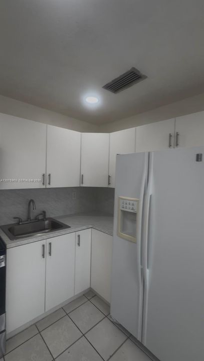 For Rent: $2,600 (2 beds, 1 baths, 2080 Square Feet)