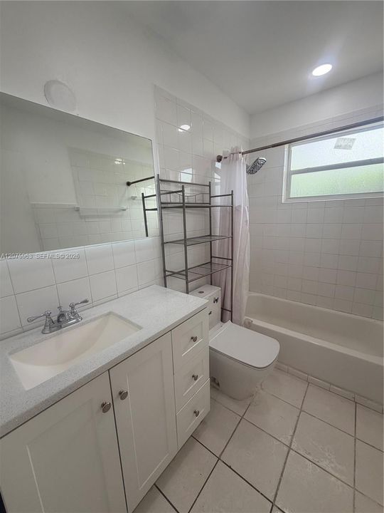 For Rent: $2,600 (2 beds, 1 baths, 2080 Square Feet)