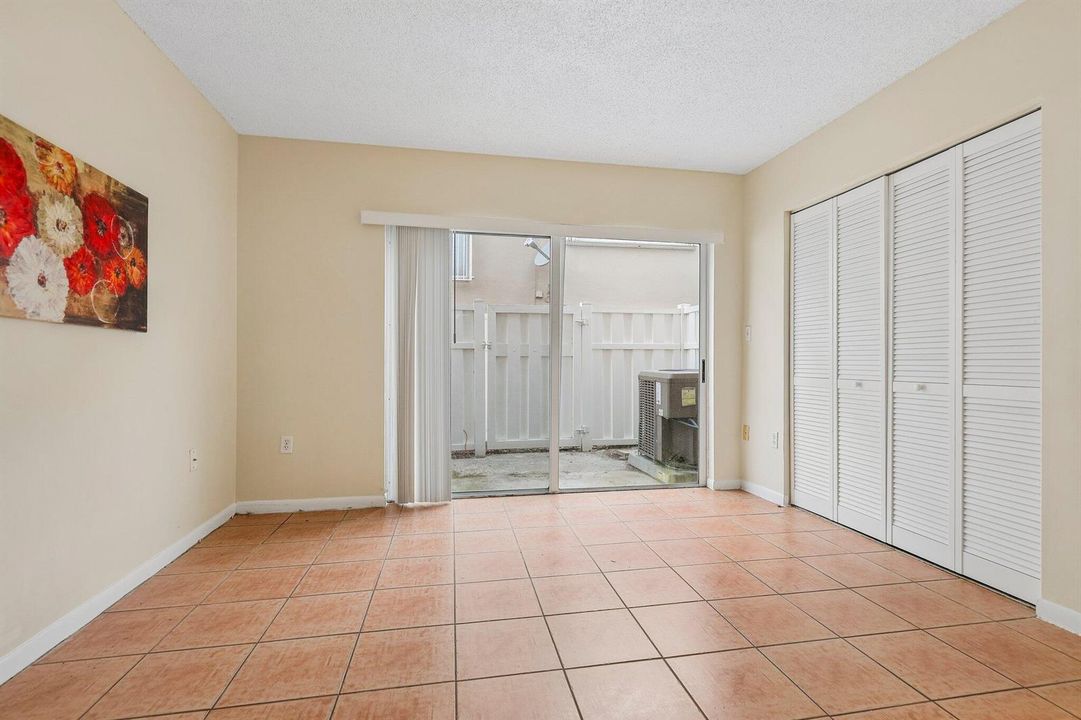 18-web-or-mls-Riviera Cir-S2108-016