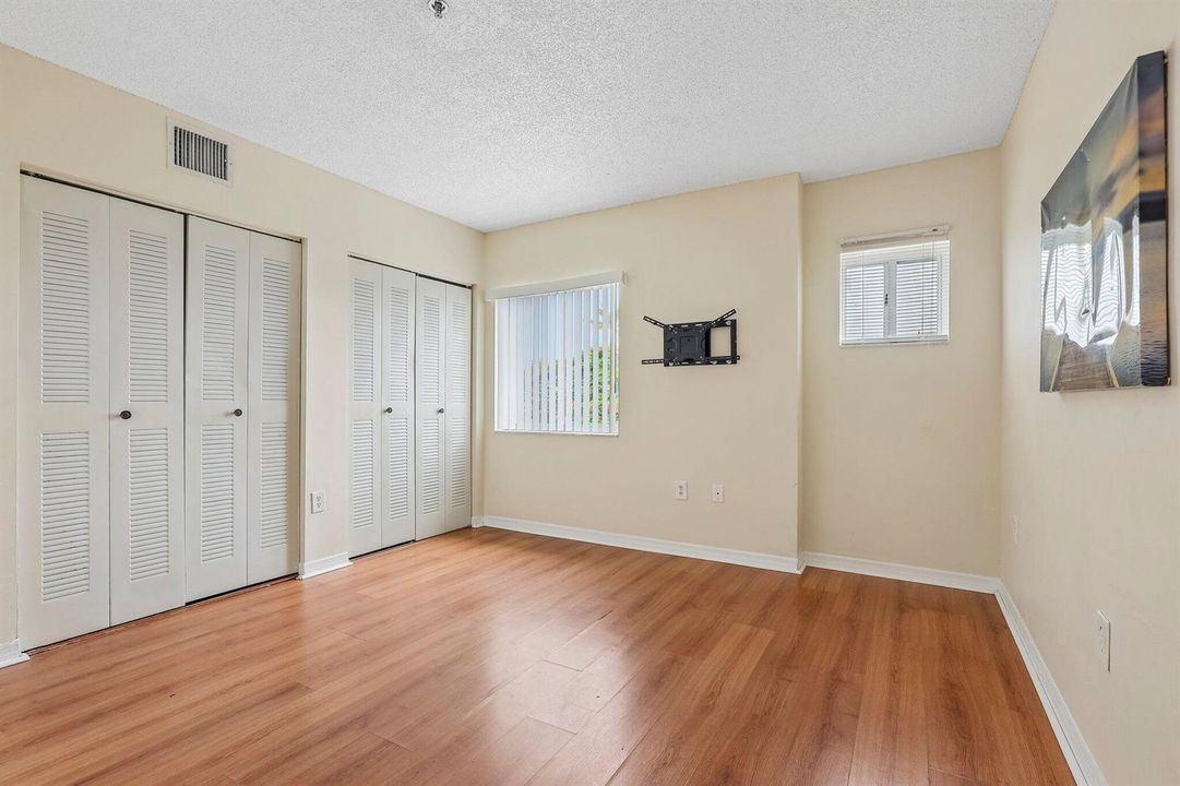 25-web-or-mls-Riviera Cir-S2108-023