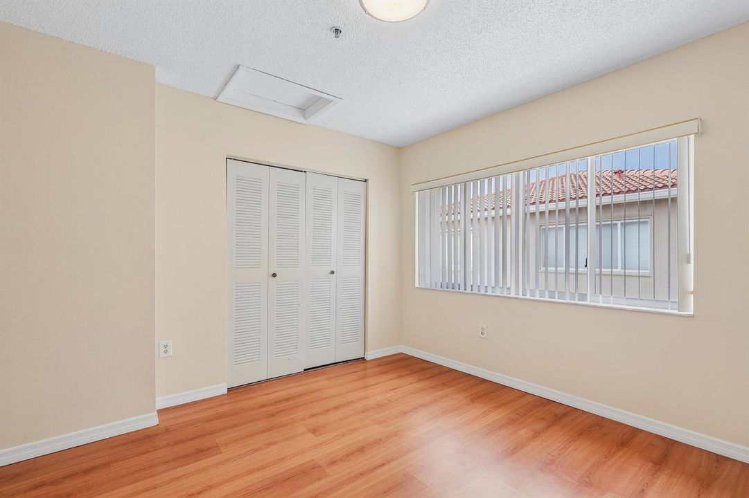 33-web-or-mls-Riviera Cir-S2108-031