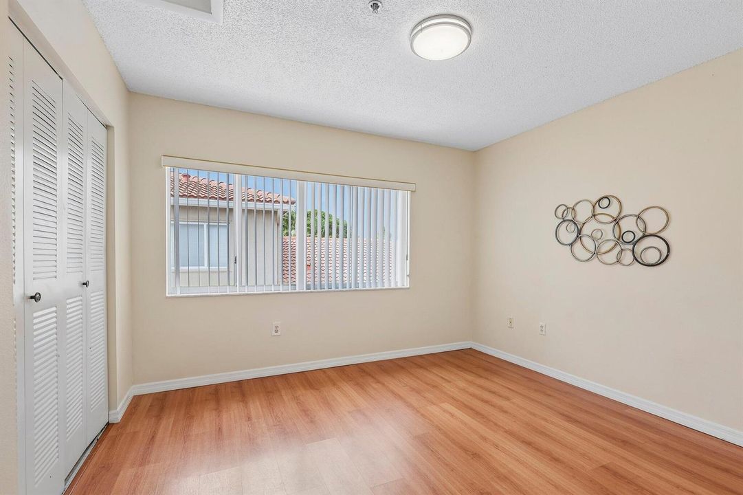 32-web-or-mls-Riviera Cir-S2108-030