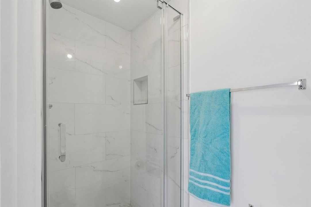 21-web-or-mls-Riviera Cir-S2108-019