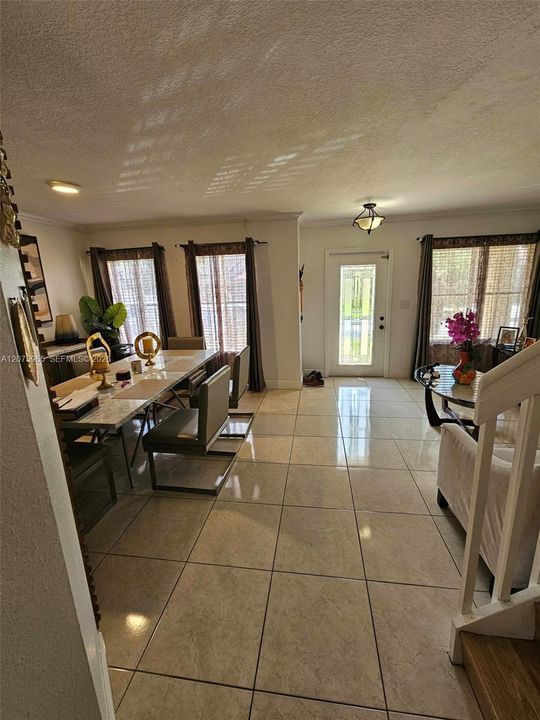 En Renta: $3,350 (3 camas, 2 baños, 1528 Pies cuadrados)