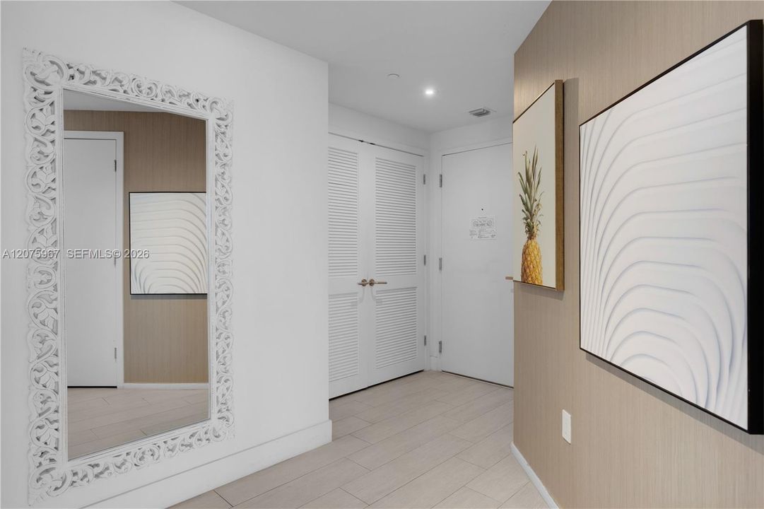 For Sale: $950,000 (3 beds, 2 baths, 1361 Square Feet)