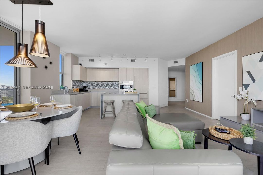For Sale: $950,000 (3 beds, 2 baths, 1361 Square Feet)