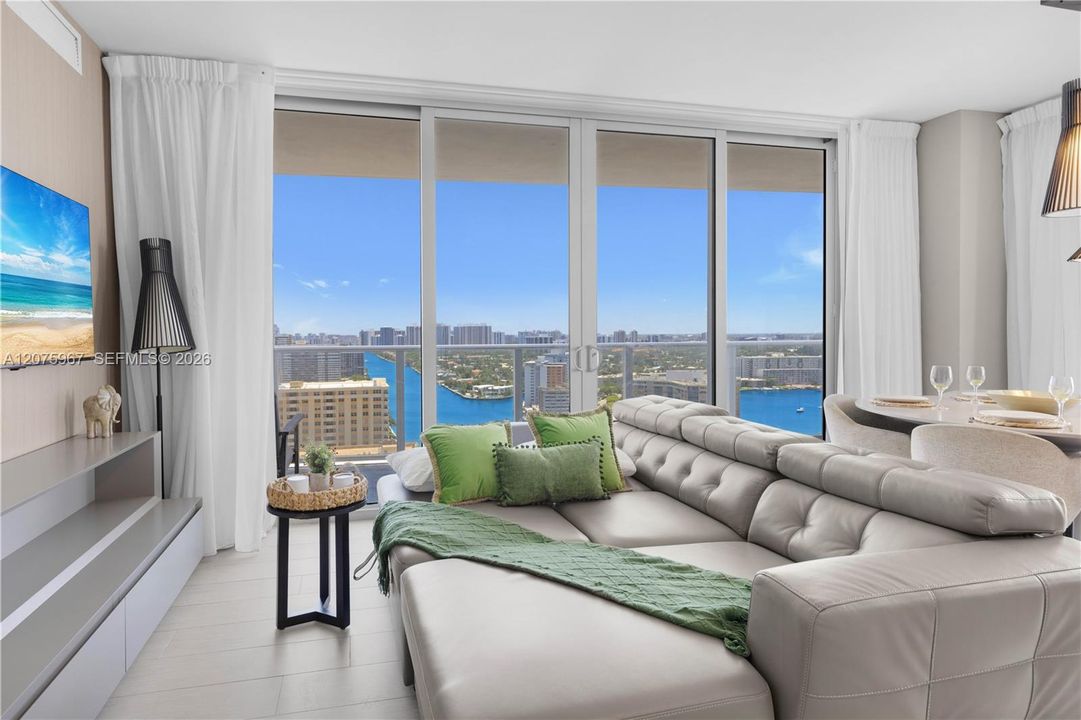 For Sale: $950,000 (3 beds, 2 baths, 1361 Square Feet)