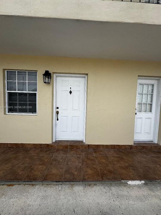 For Rent: $1,975 (1 beds, 1 baths, 4814 Square Feet)