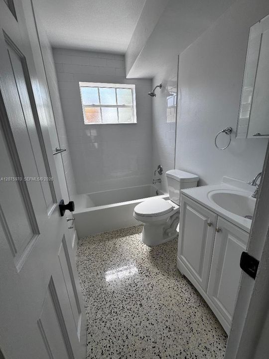For Rent: $1,975 (1 beds, 1 baths, 4814 Square Feet)