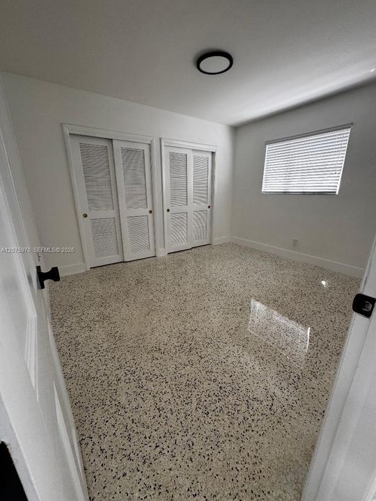 For Rent: $1,975 (1 beds, 1 baths, 4814 Square Feet)
