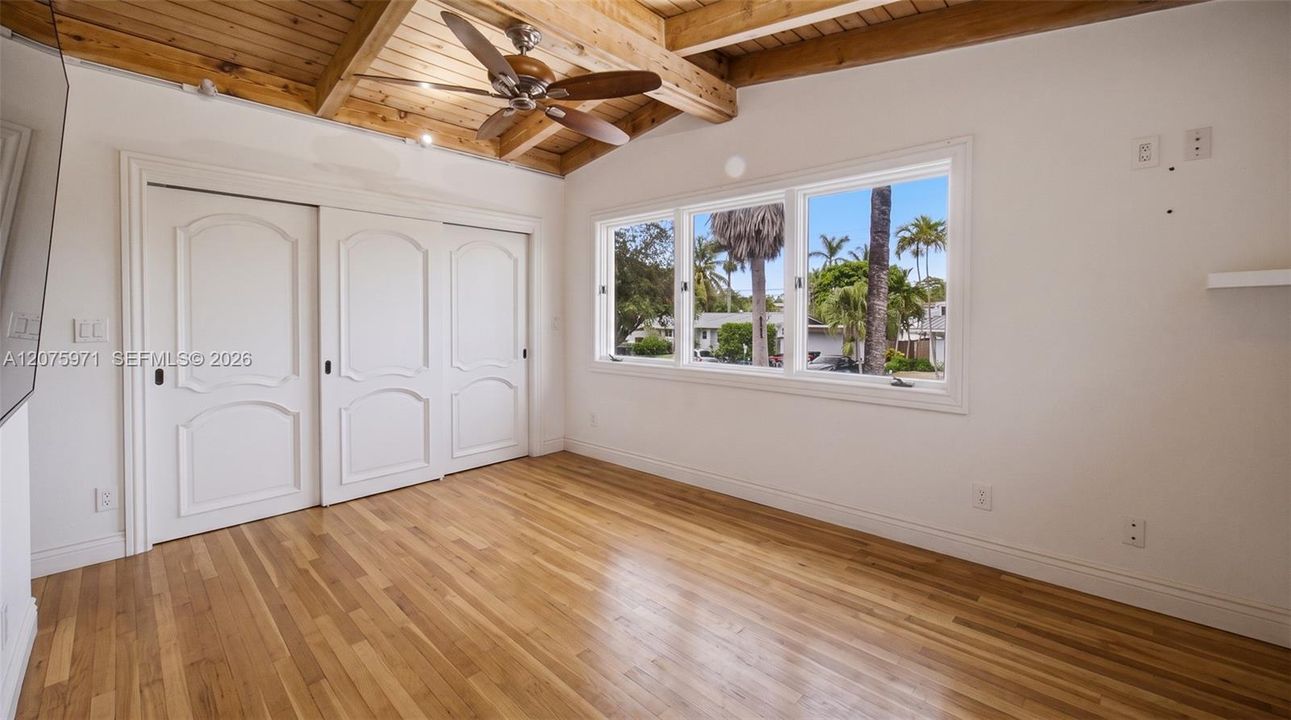 En Venta: $1,400,000 (3 camas, 2 baños, 1892 Pies cuadrados)