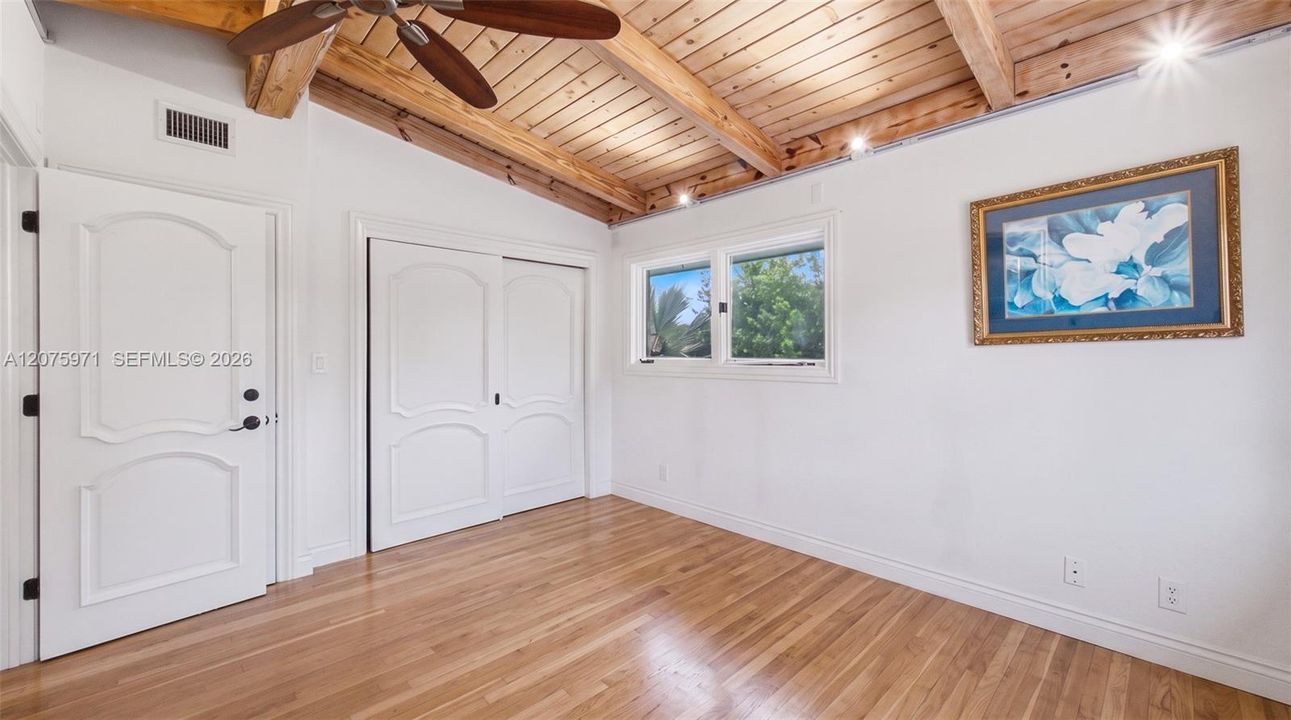 En Venta: $1,400,000 (3 camas, 2 baños, 1892 Pies cuadrados)