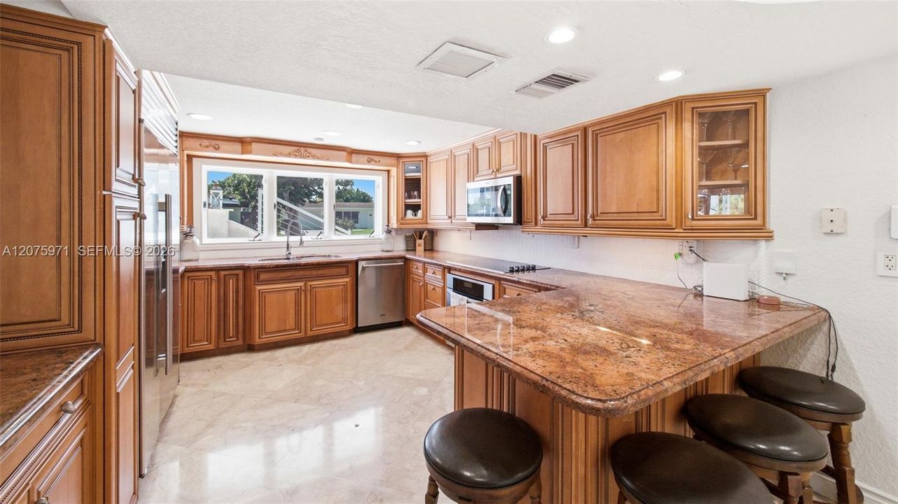 En Venta: $1,400,000 (3 camas, 2 baños, 1892 Pies cuadrados)