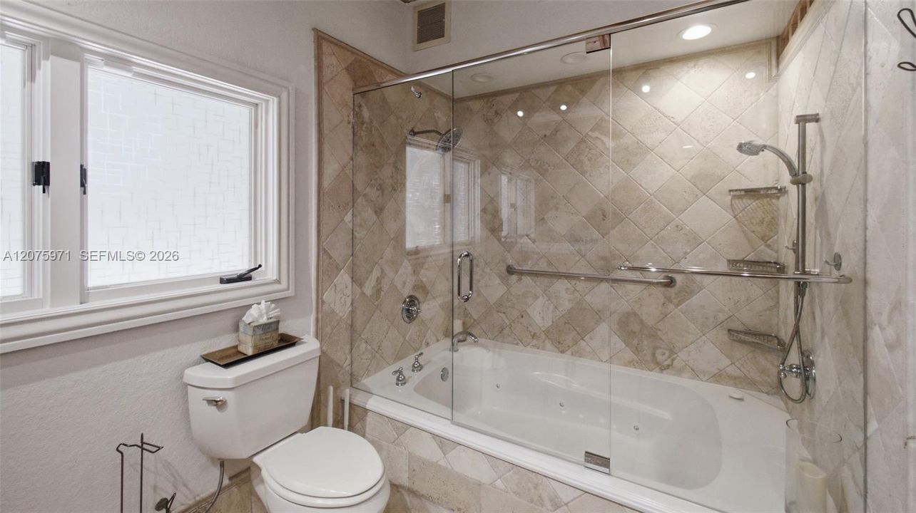 En Venta: $1,400,000 (3 camas, 2 baños, 1892 Pies cuadrados)