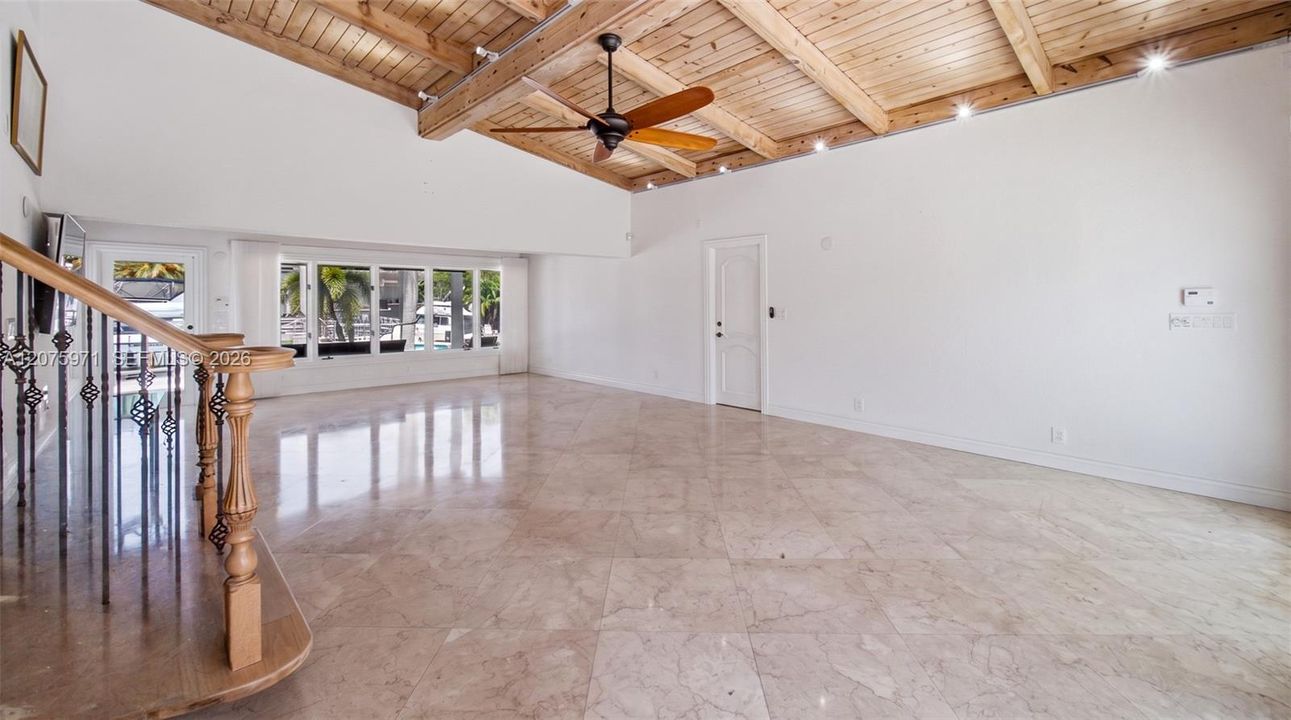 En Venta: $1,400,000 (3 camas, 2 baños, 1892 Pies cuadrados)