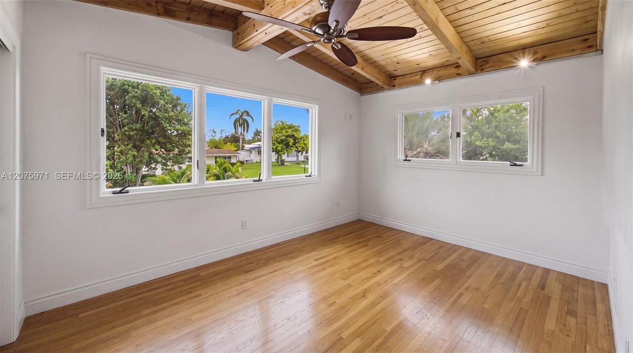 En Venta: $1,400,000 (3 camas, 2 baños, 1892 Pies cuadrados)