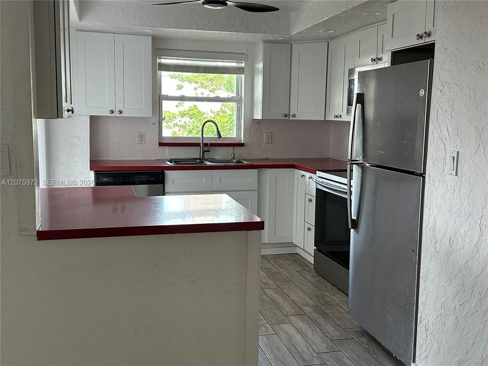 For Rent: $2,225 (2 beds, 2 baths, 1100 Square Feet)