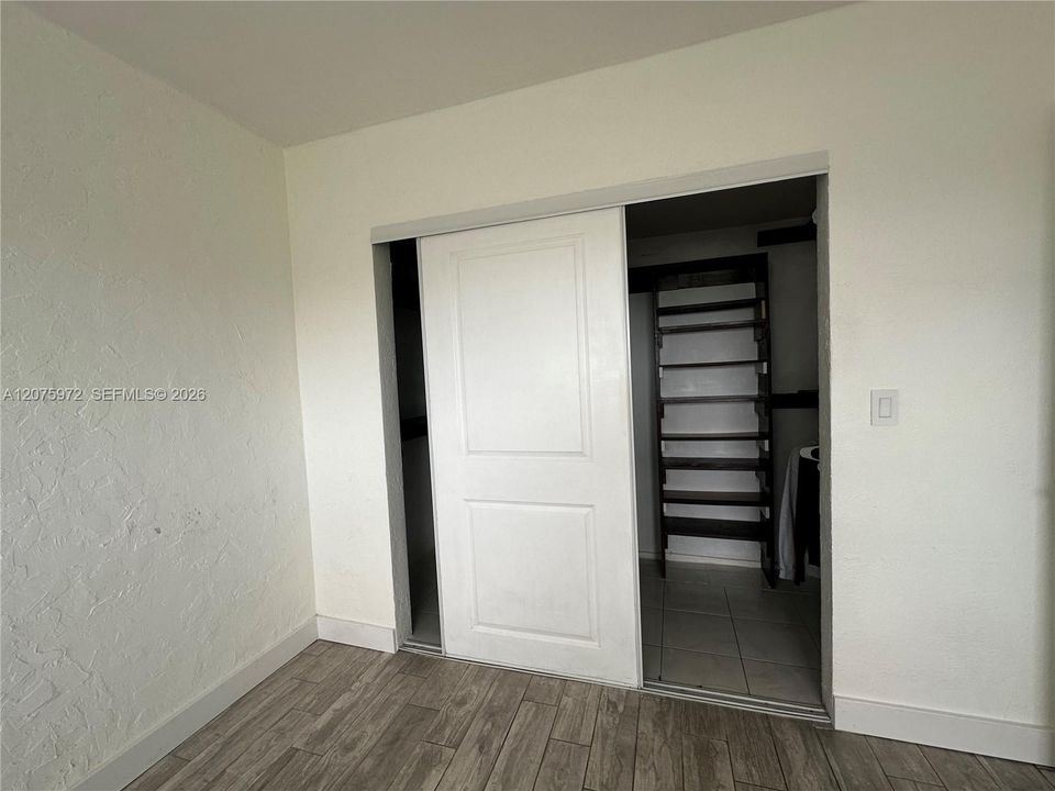 For Rent: $2,225 (2 beds, 2 baths, 1100 Square Feet)