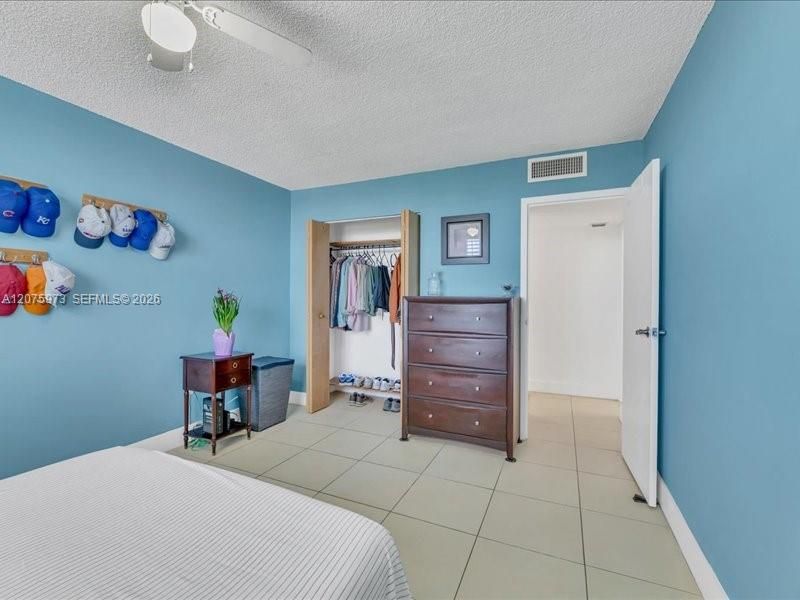For Sale: $174,900 (1 beds, 1 baths, 768 Square Feet)