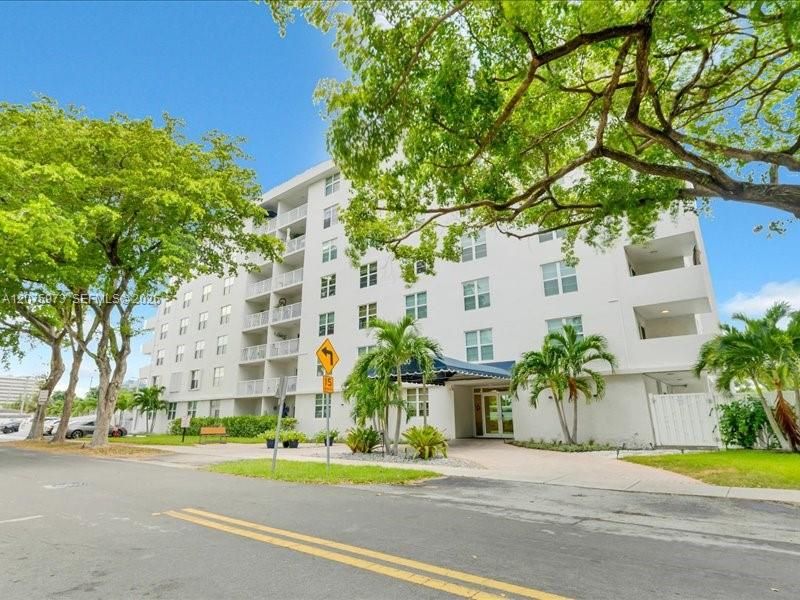 For Sale: $174,900 (1 beds, 1 baths, 768 Square Feet)