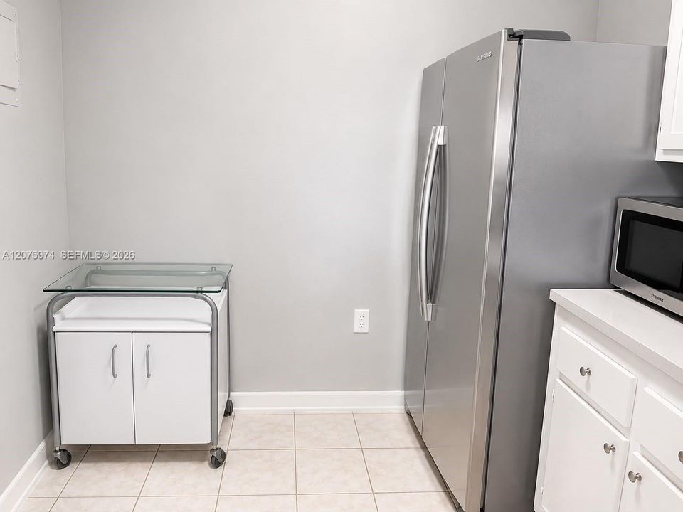 В аренду: $1,950 (1 спален, 1 ванн, 676 Квадратных фут)