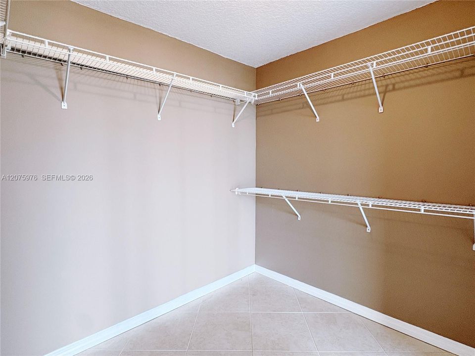 For Rent: $2,950 (2 beds, 2 baths, 1430 Square Feet)