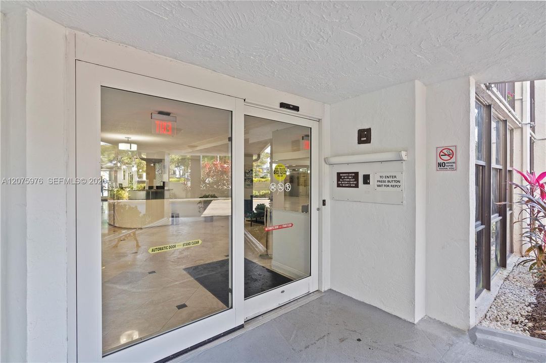 For Rent: $2,950 (2 beds, 2 baths, 1430 Square Feet)