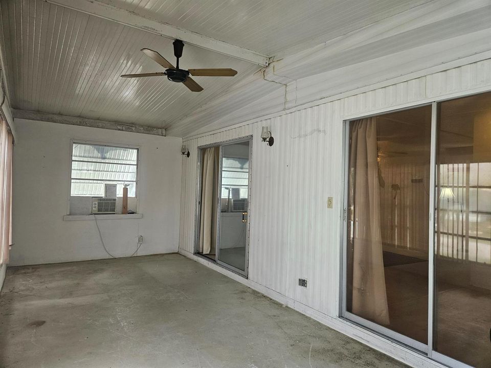 8392 SE SKYLARK PHOTO - FRONT PORCH 3