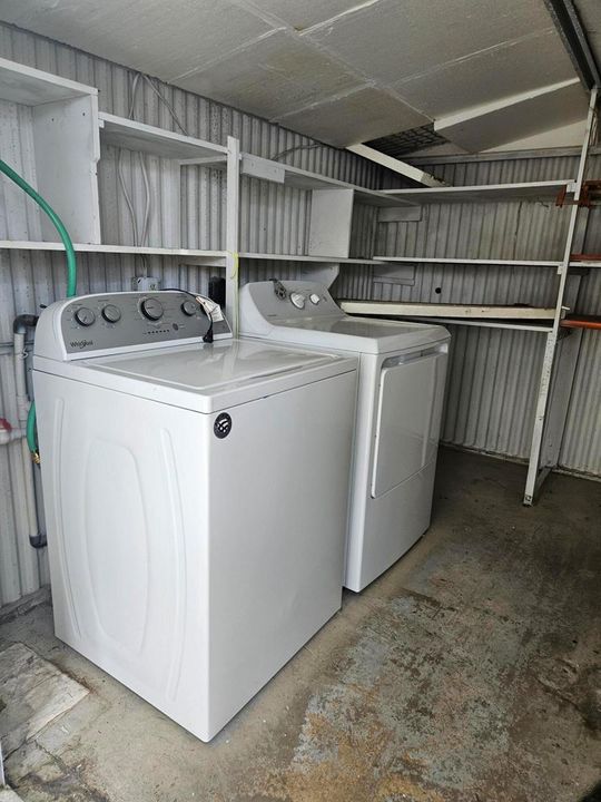 8392 SE SKYLARK PHOTO SHED WASHER AND DR