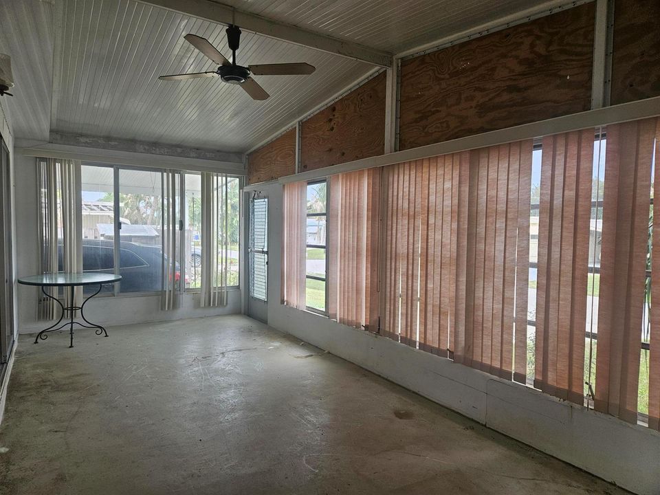 8392 SE SKYLARK PHOTO - FRONT PORCH