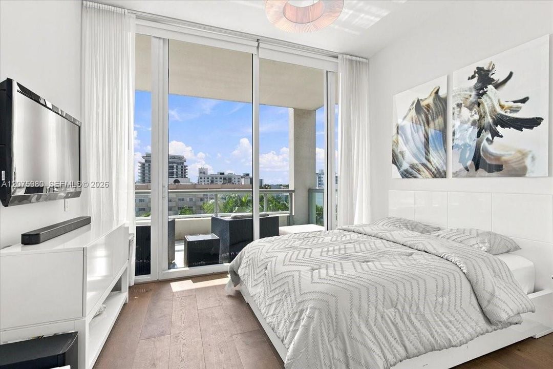 For Rent: $6,500 (2 beds, 2 baths, 1035 Square Feet)