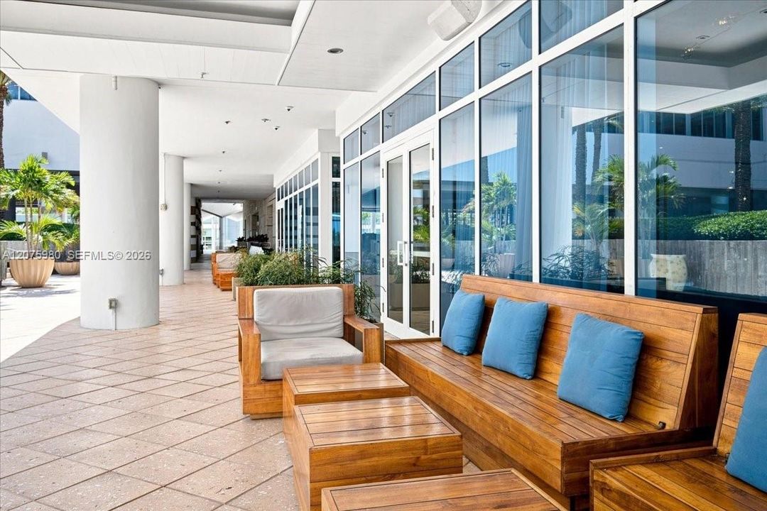 For Rent: $6,500 (2 beds, 2 baths, 1035 Square Feet)
