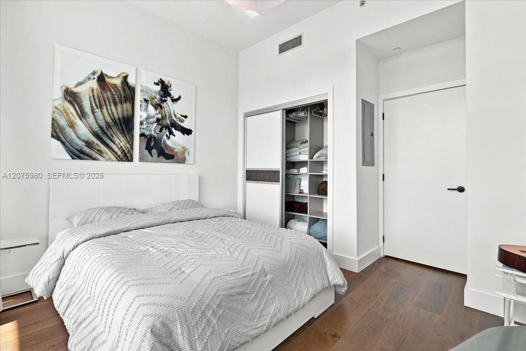 For Rent: $6,500 (2 beds, 2 baths, 1035 Square Feet)