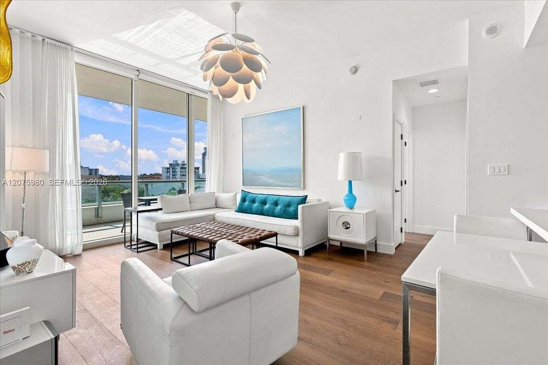 For Rent: $6,500 (2 beds, 2 baths, 1035 Square Feet)