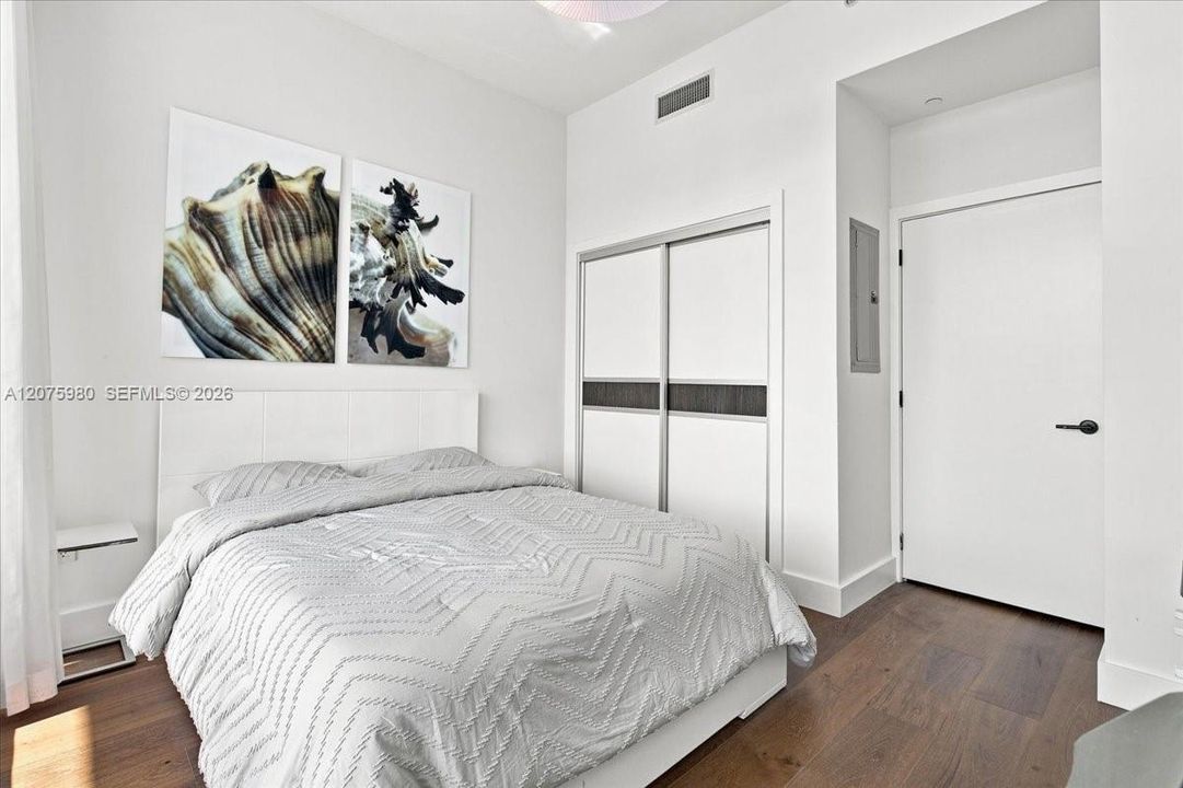 For Rent: $6,500 (2 beds, 2 baths, 1035 Square Feet)